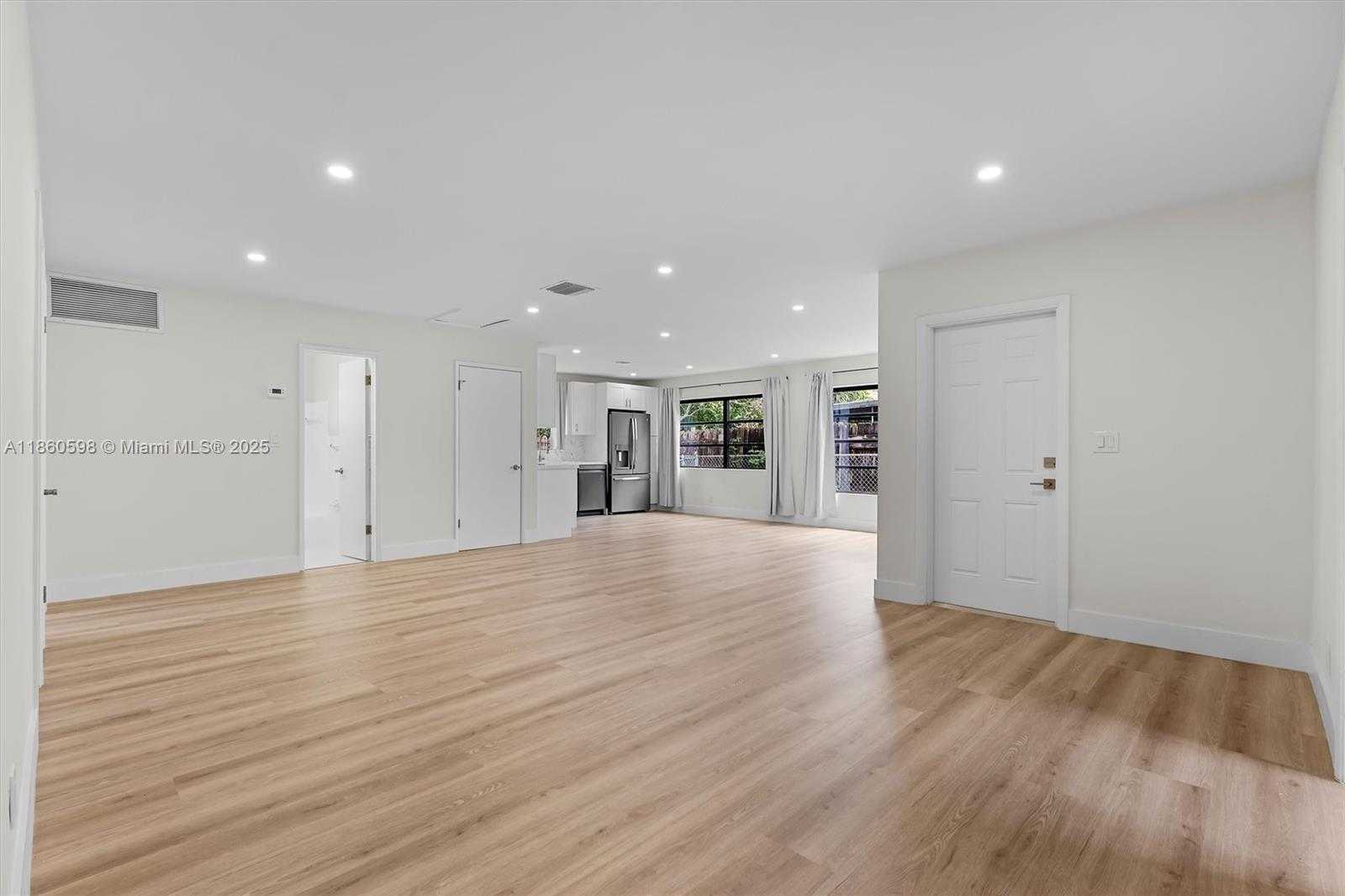 Small Image of 2609 SOUTH WEST 13TH PL, Fort Lauderdale Number 4