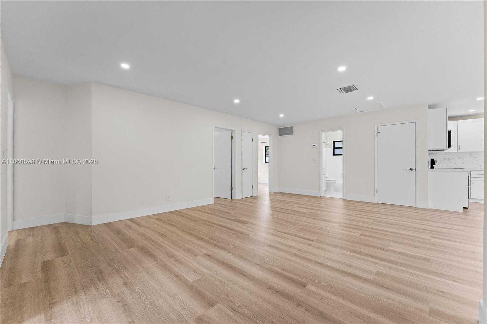Small Image of 2609 SOUTH WEST 13TH PL, Fort Lauderdale Number 6