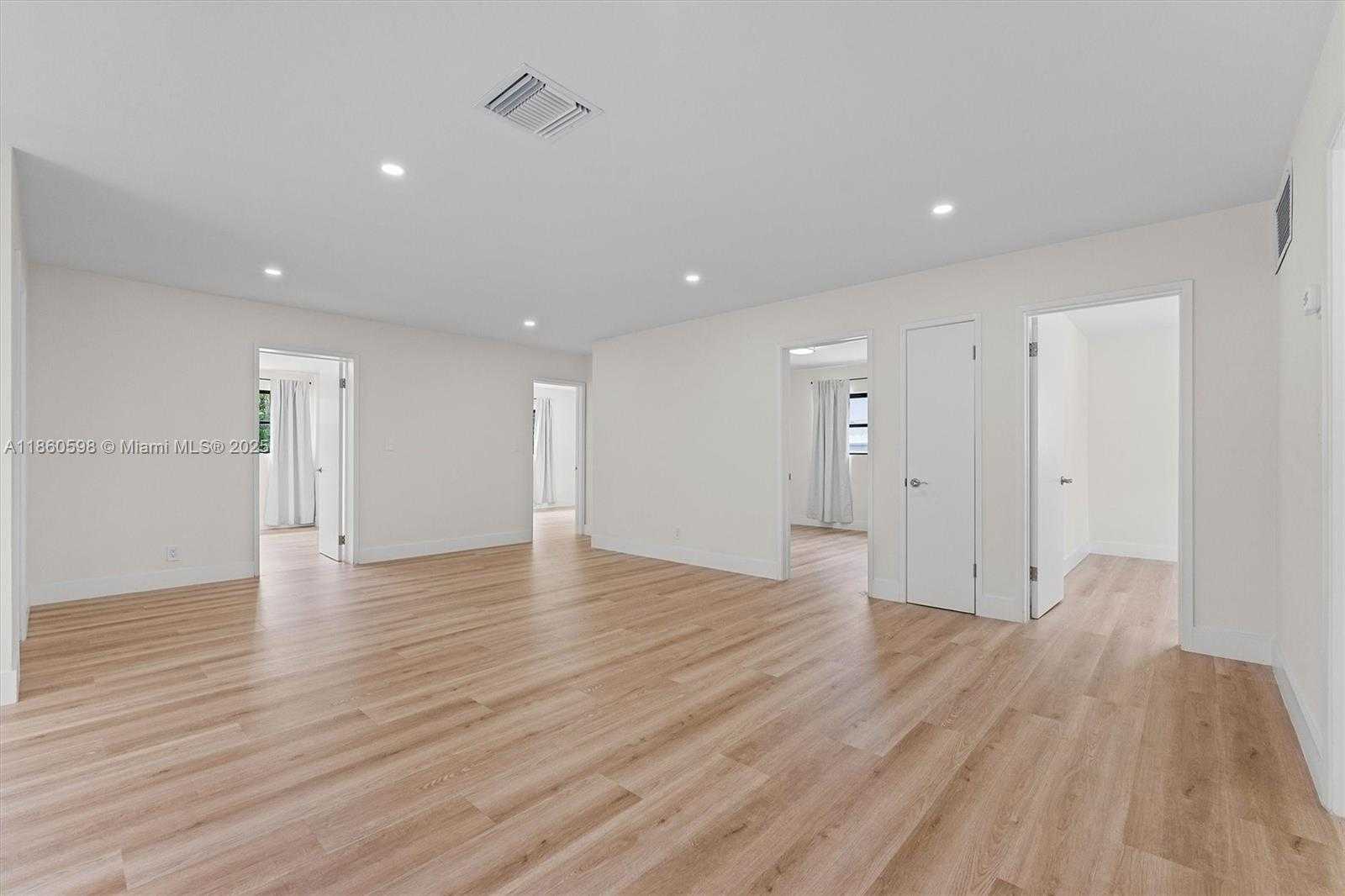 Small Image of 2609 SOUTH WEST 13TH PL, Fort Lauderdale Number 8