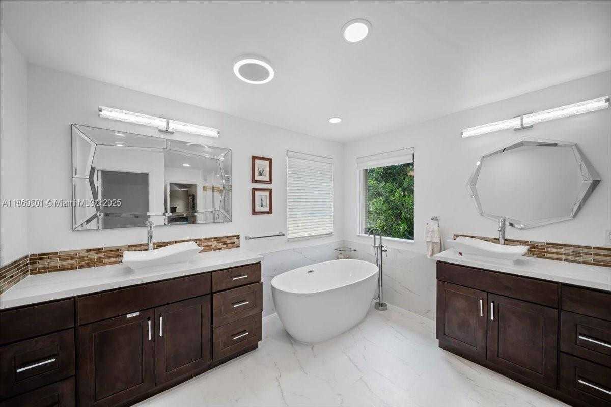 Small Image of 4309 WEST WHITEWATER AVE, Weston Number 25