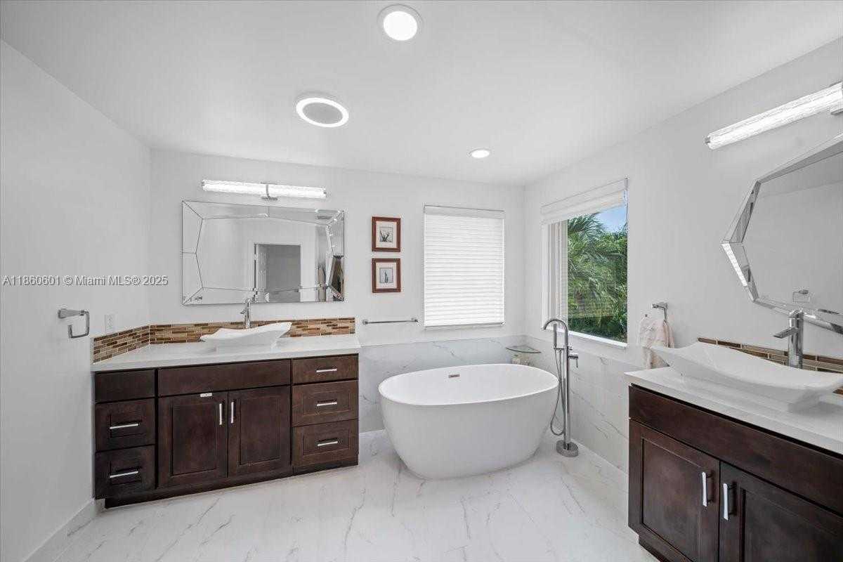 Small Image of 4309 WEST WHITEWATER AVE, Weston Number 26