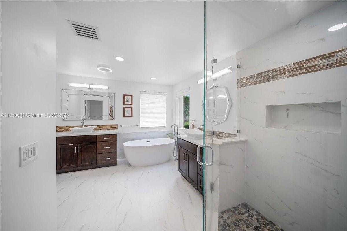 Small Image of 4309 WEST WHITEWATER AVE, Weston Number 27