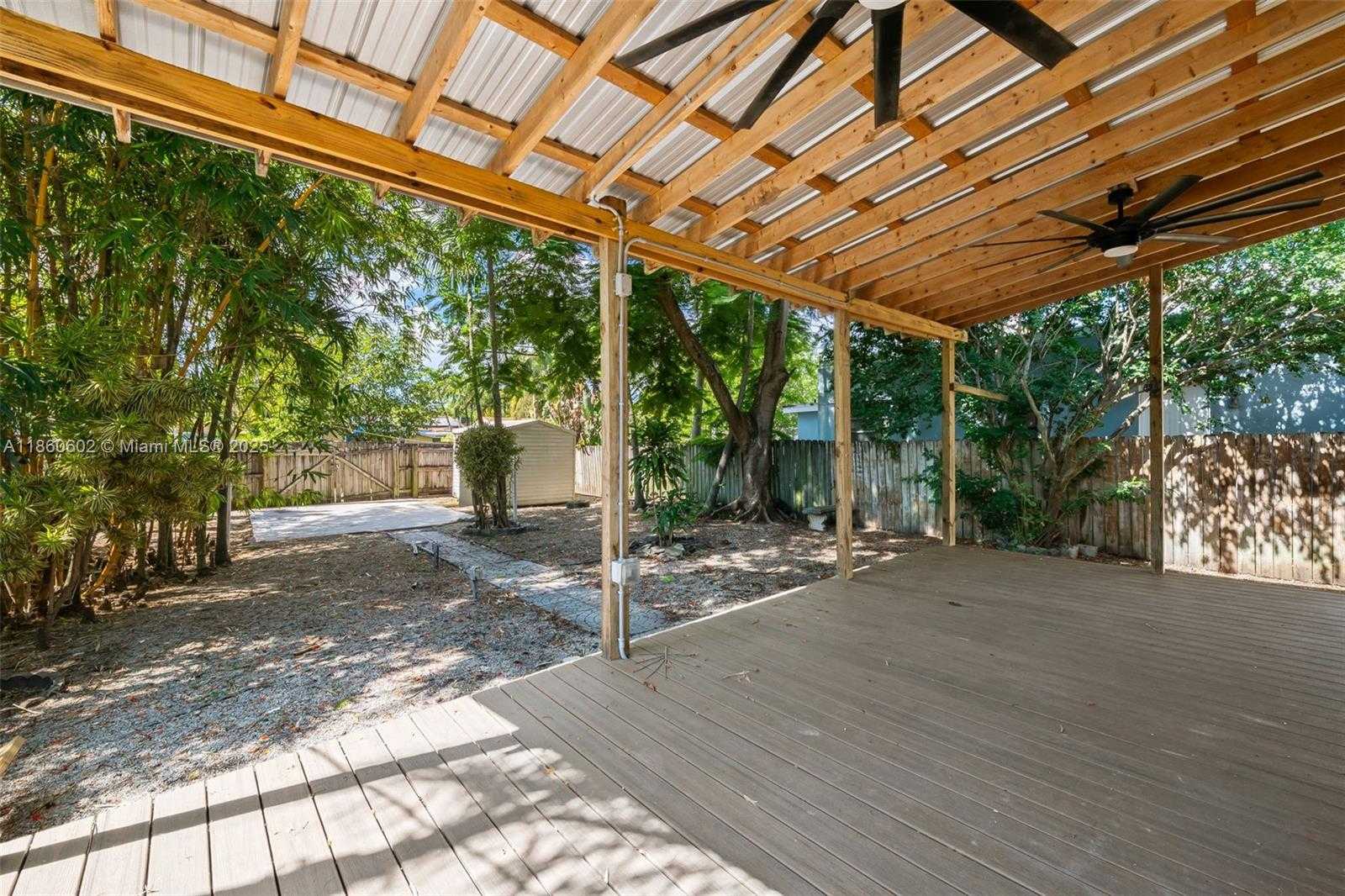 Small Image of 1640 FUNSTON ST, Hollywood Number 10