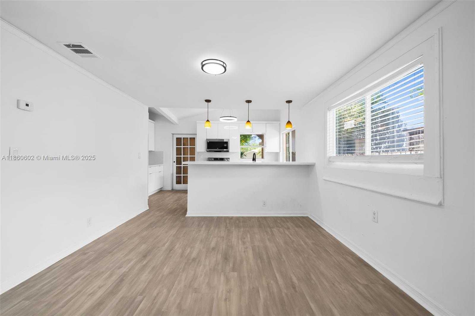 Small Image of 1640 FUNSTON ST, Hollywood Number 2