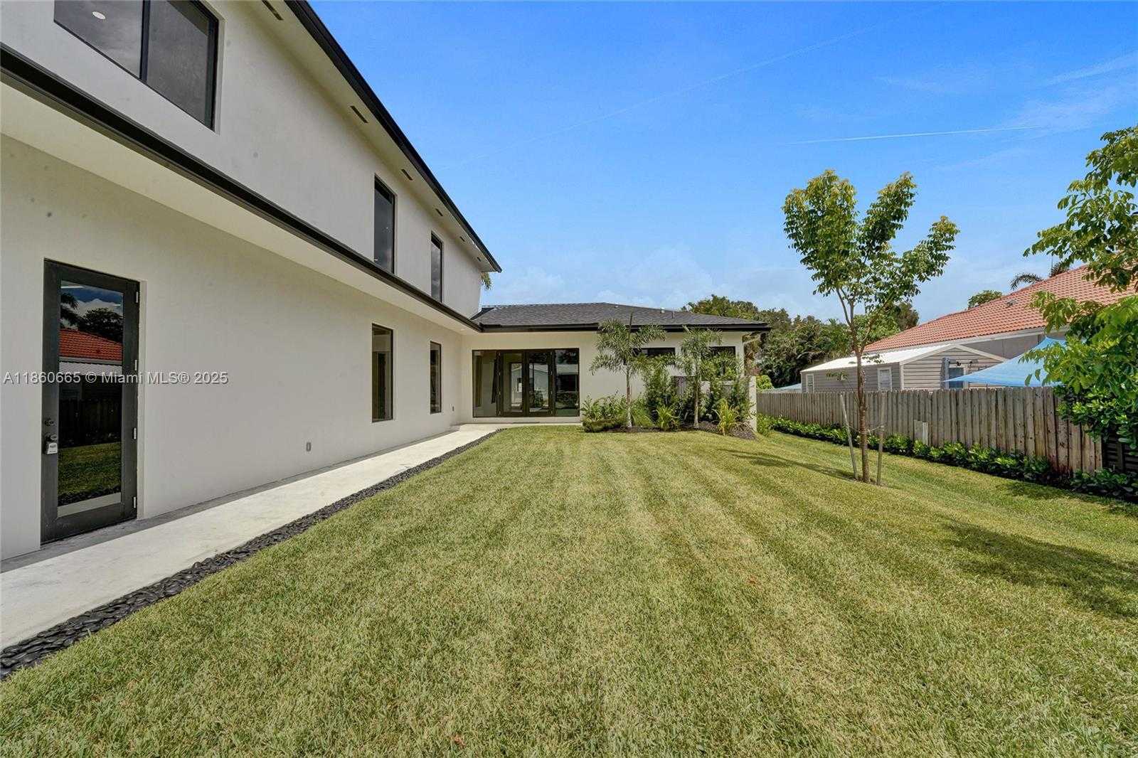 Small Image of 12061 NW 26th St, Plantation, FL 33323, USA Number 2