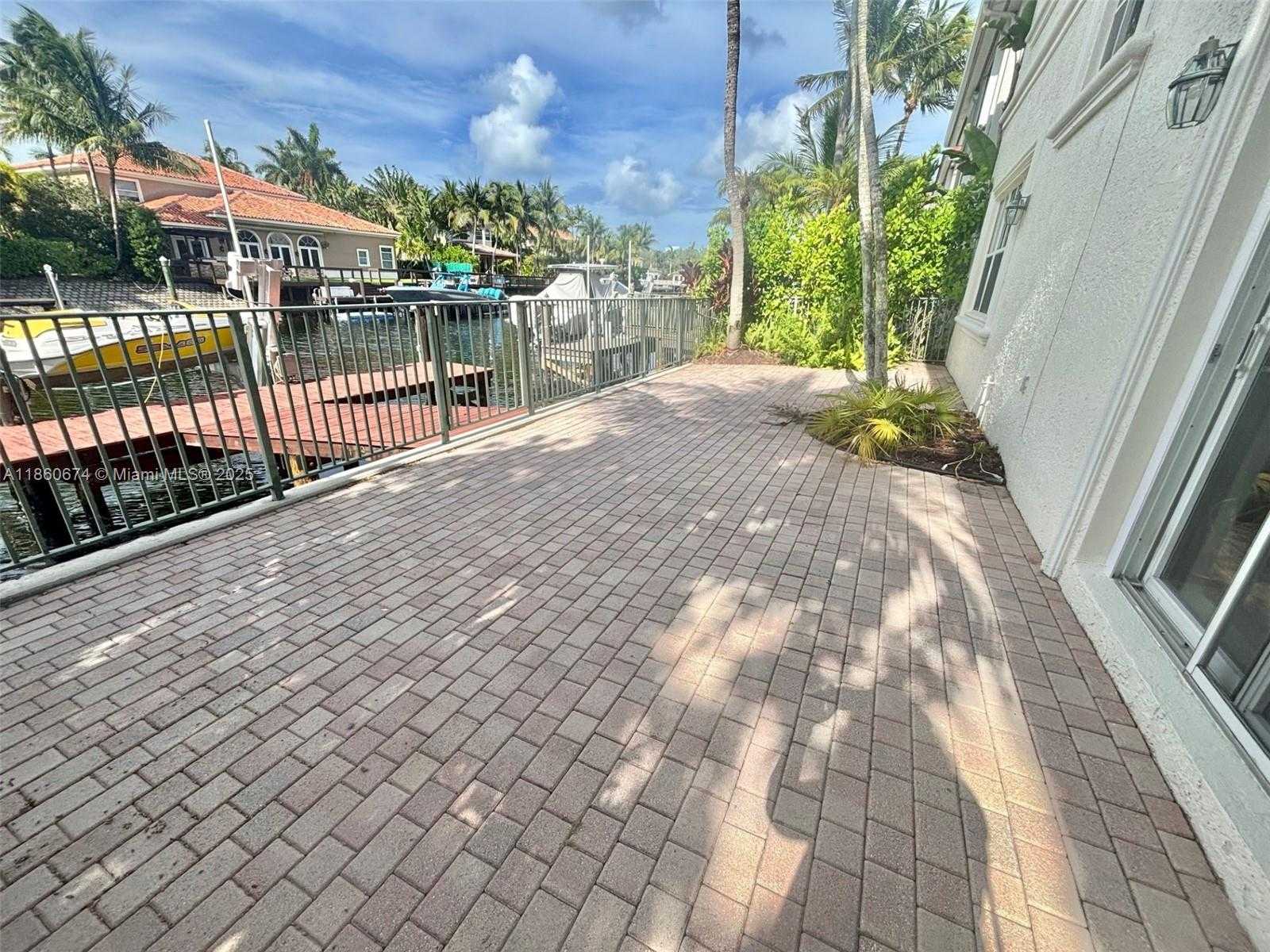 Small Image of 1141 WATERSIDE LN, Hollywood Number 3