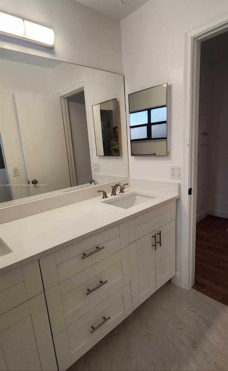 Small Image of Coral Springs Number 11