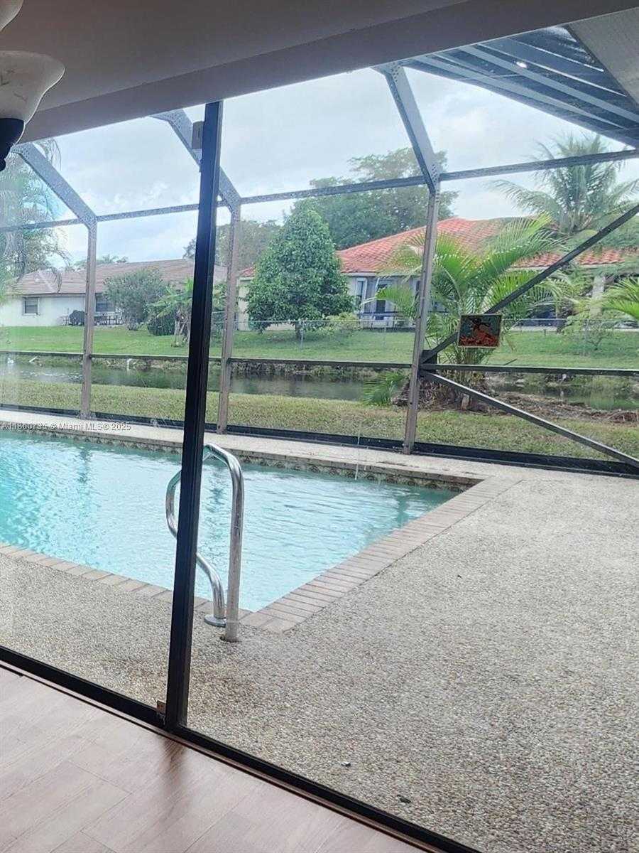 Small Image of Coral Springs Number 15