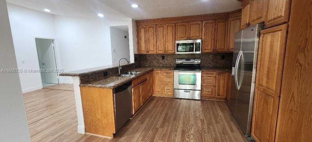 Small Image of Coral Springs Number 19