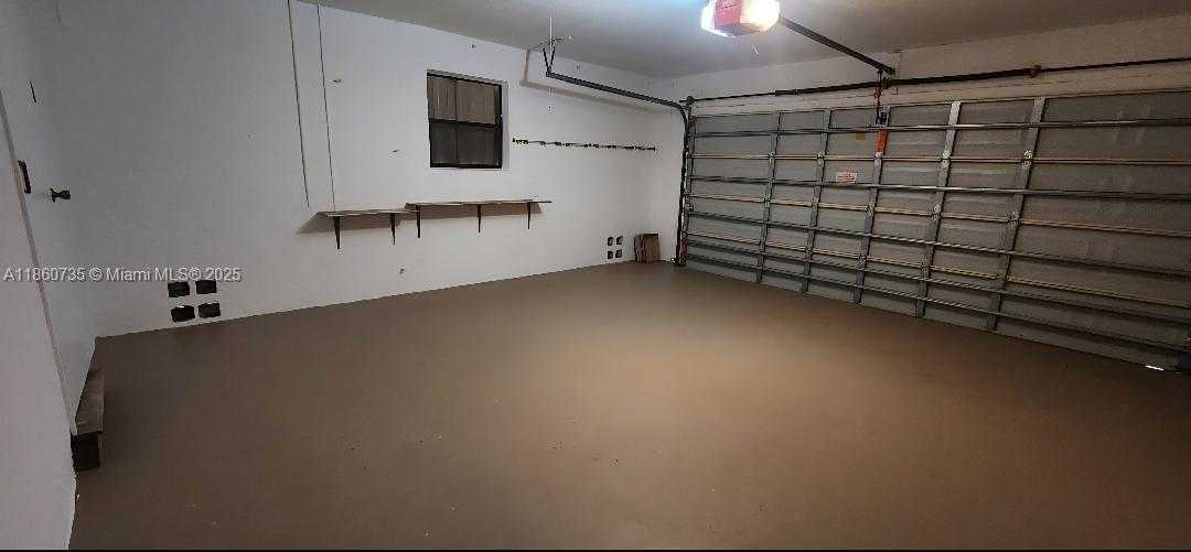 Small Image of Coral Springs Number 24