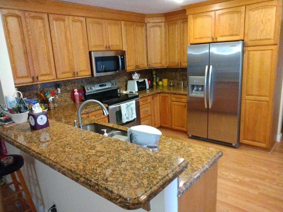 Small Image of Coral Springs Number 4