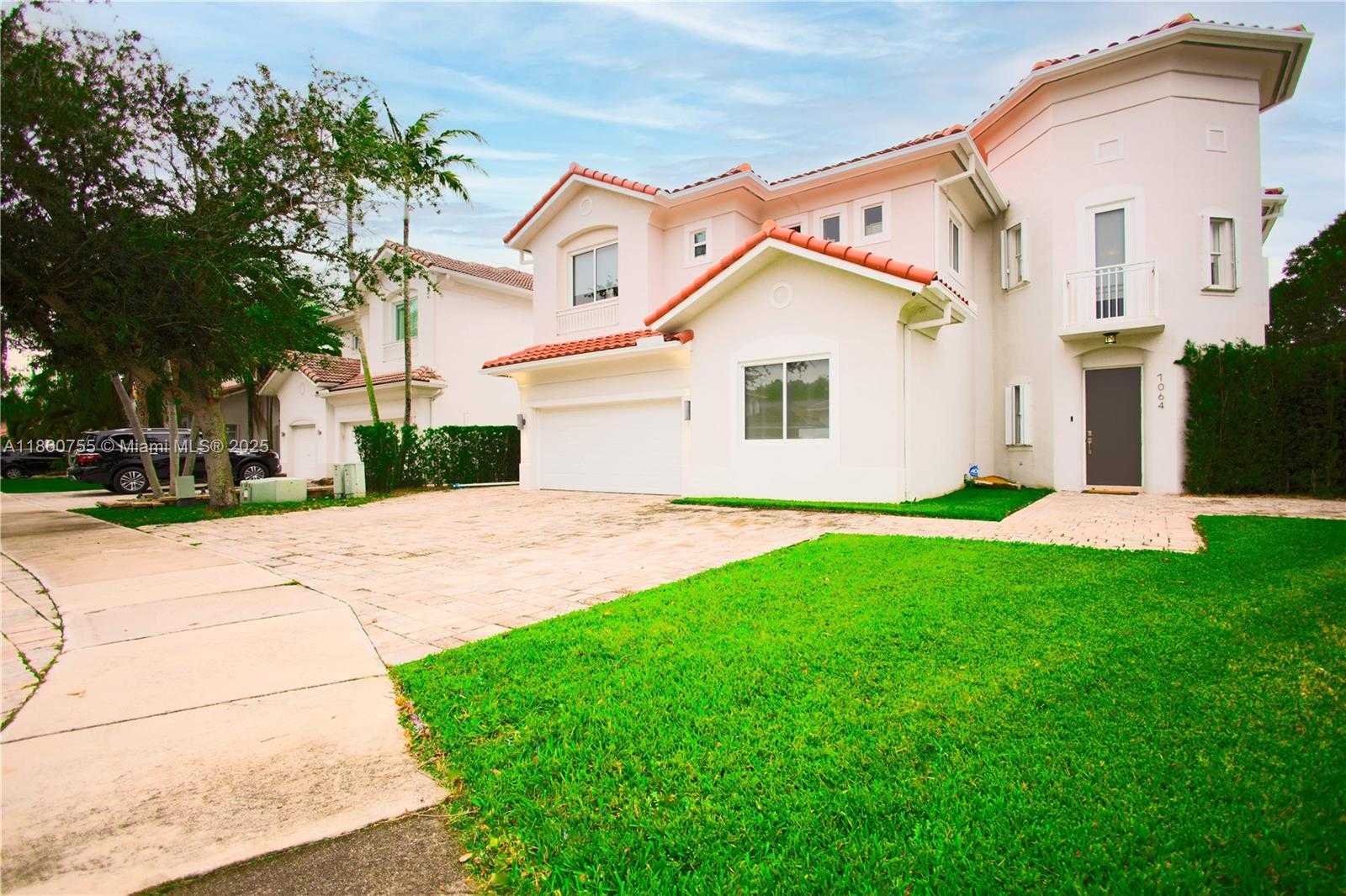 Small Image of 7064 NORTH WEST 113TH PL, Doral Number 2