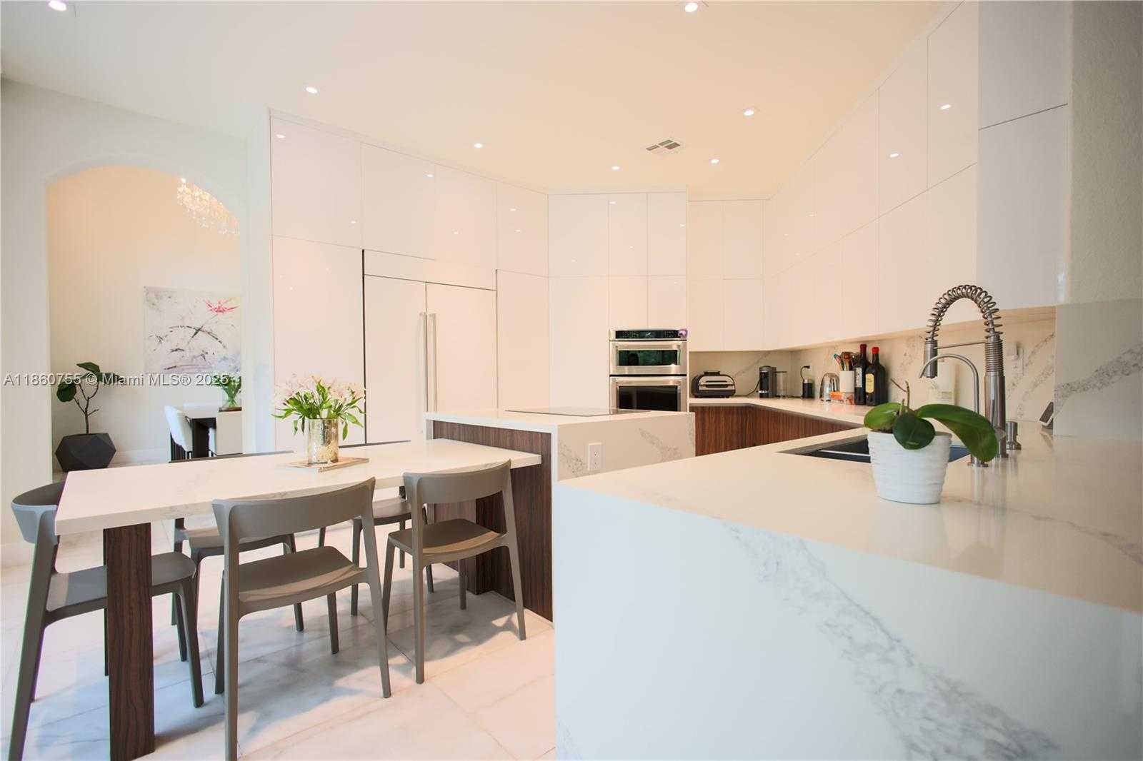 Small Image of 7064 NORTH WEST 113TH PL, Doral Number 3