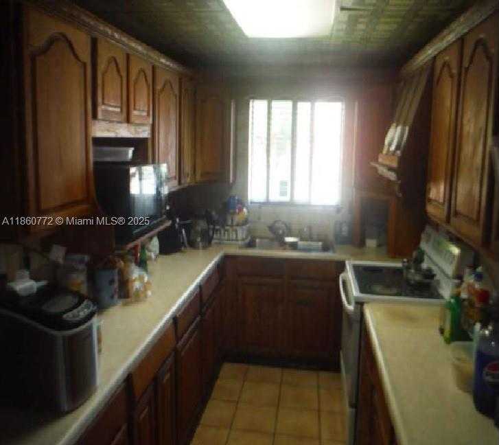 Small Image of 290 NORTH WEST 193RD ST, Miami Gardens Number 3