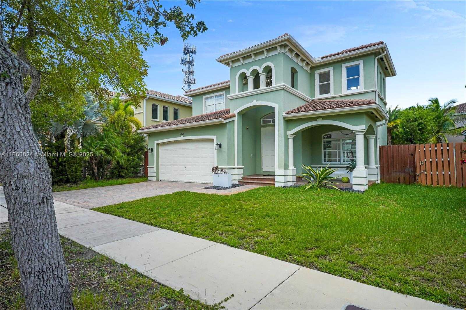 Small Image of 8913 SOUTH WEST 206TH ST, Cutler Bay Number 3