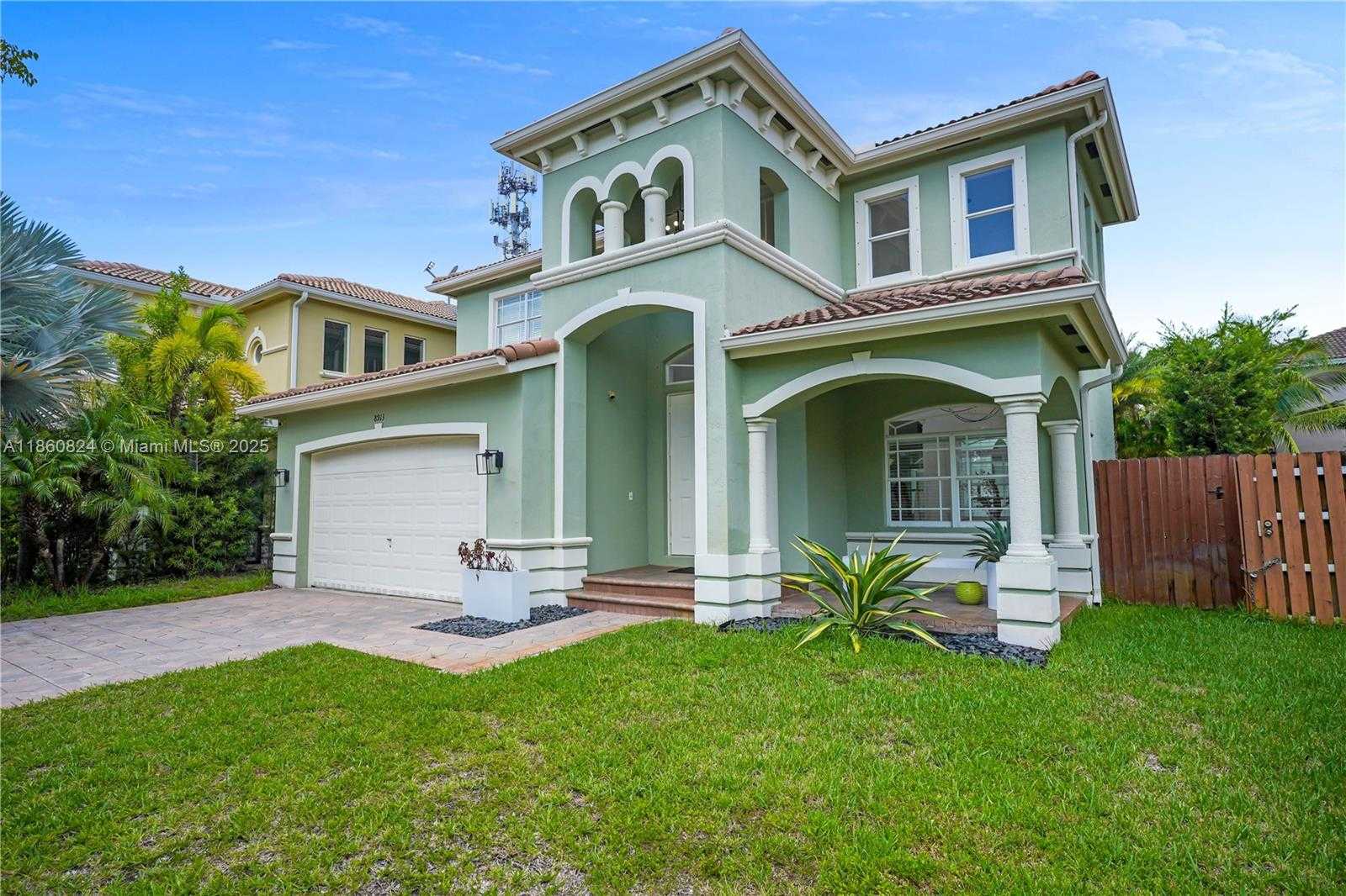 Small Image of 8913 SOUTH WEST 206TH ST, Cutler Bay Number 4