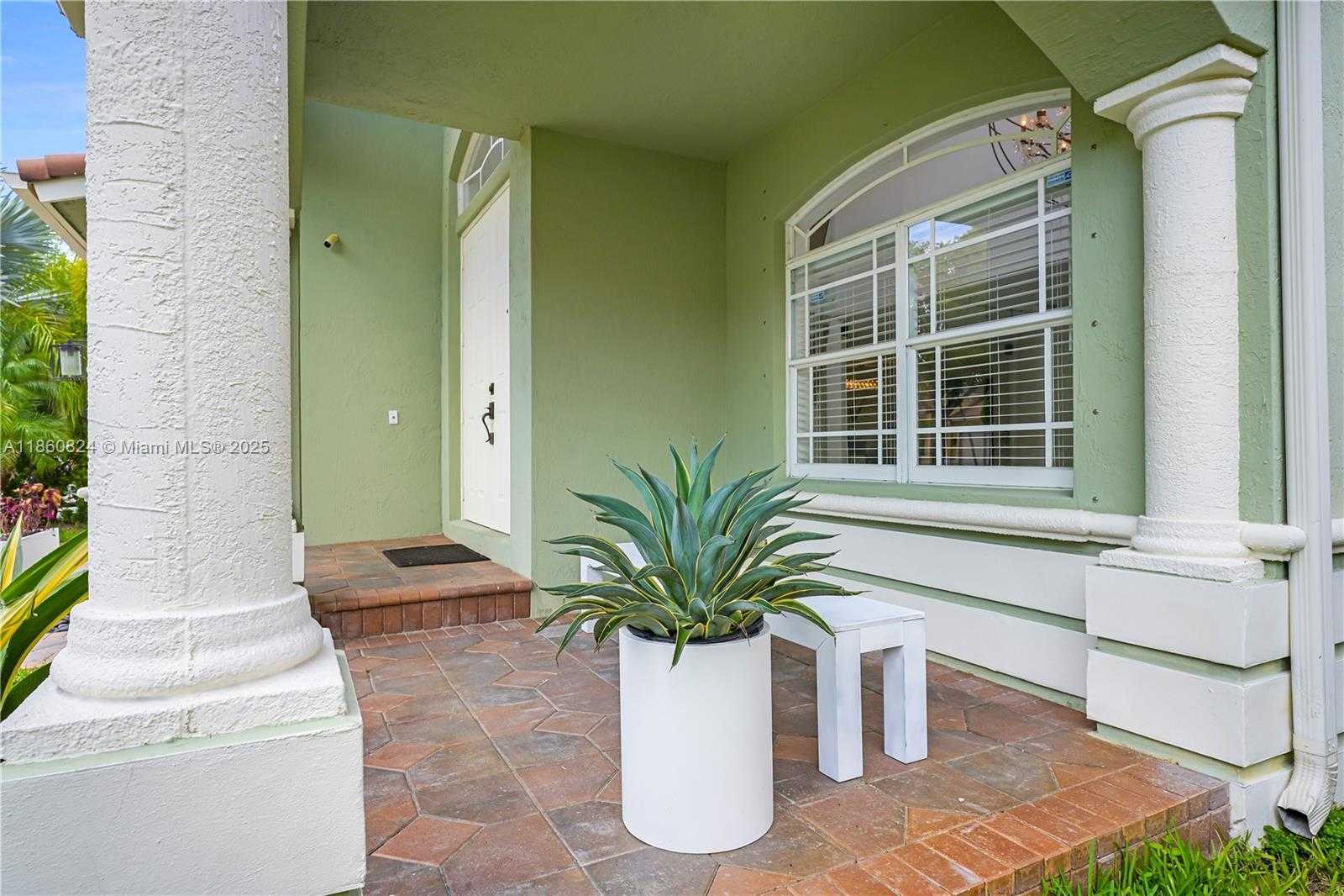Small Image of 8913 SOUTH WEST 206TH ST, Cutler Bay Number 5