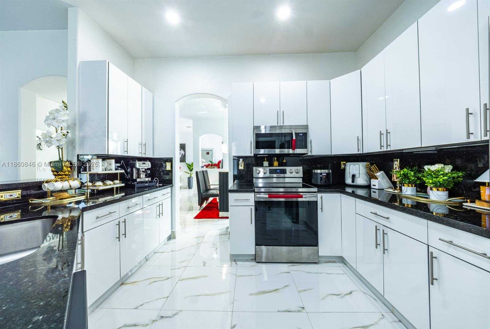 Small Image of 23744 SOUTH WEST 108TH CT, Homestead Number 15