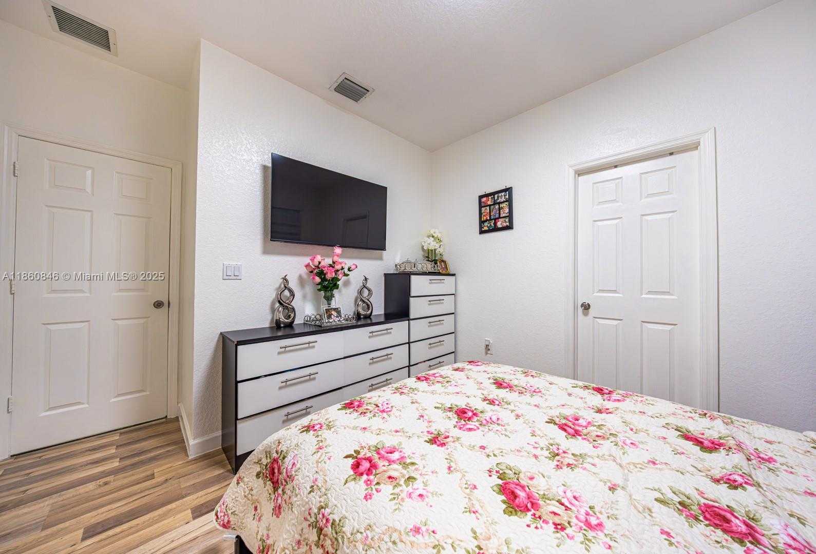 Small Image of 23744 SOUTH WEST 108TH CT, Homestead Number 29
