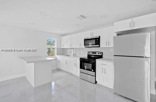 Small Image of 655 SOUTH WEST 5TH ST, Homestead Number 5