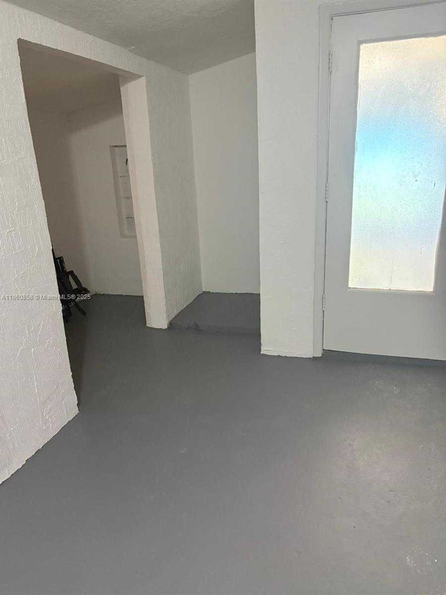 Small Image of 6701 SOUTH WEST 26TH CT, Miramar Number 6
