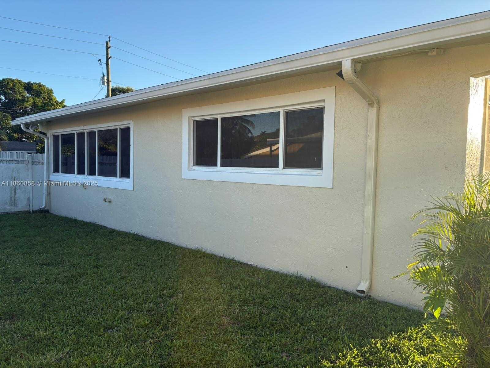 Small Image of 6701 SOUTH WEST 26TH CT, Miramar Number 7