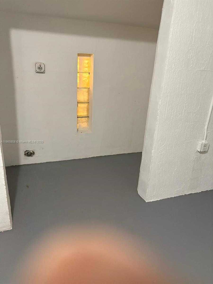 Small Image of 6701 SOUTH WEST 26TH CT, Miramar Number 8