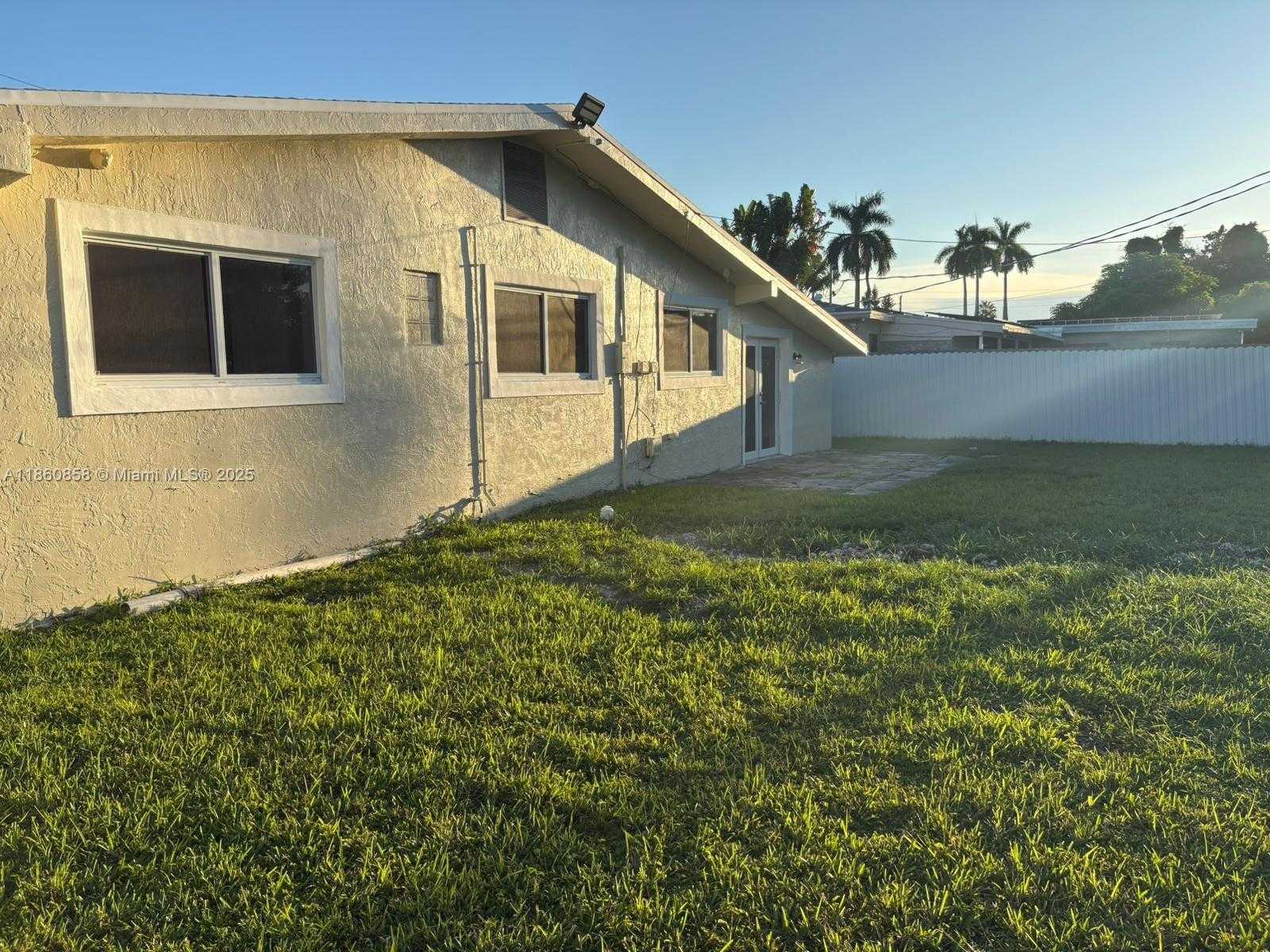 Small Image of 6701 SOUTH WEST 26TH CT, Miramar Number 9