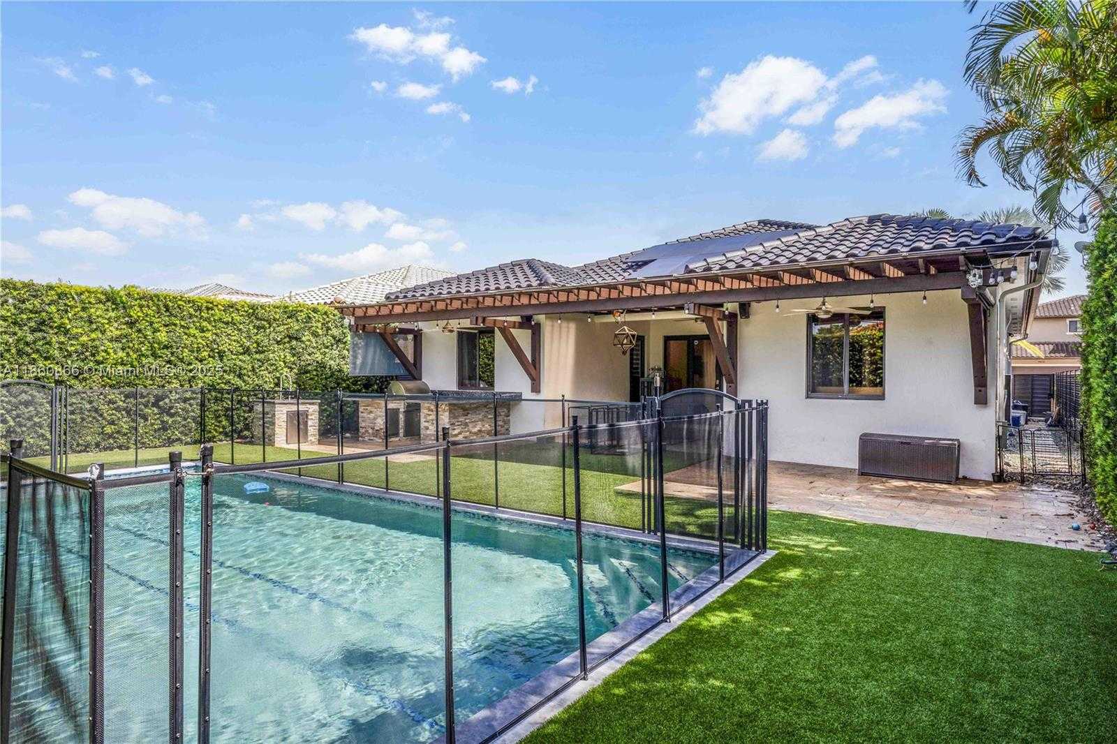 Small Image of 14625 SOUTH WEST 17TH ST, Miami Number 4