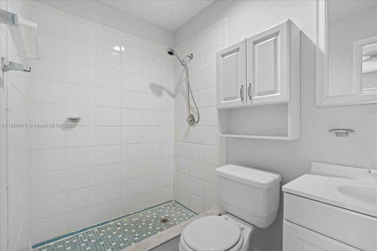 Small Image of 6930 NORTH WEST 11TH CT, Margate Number 13