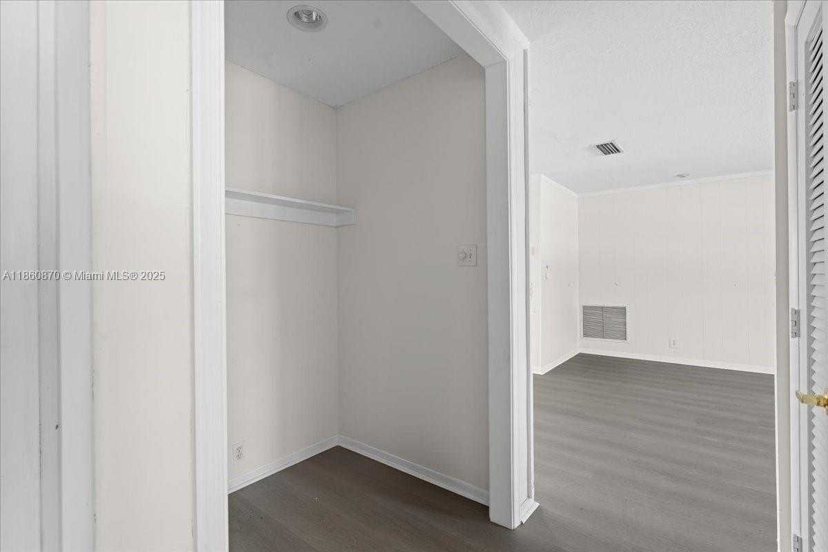Small Image of 6930 NORTH WEST 11TH CT, Margate Number 17
