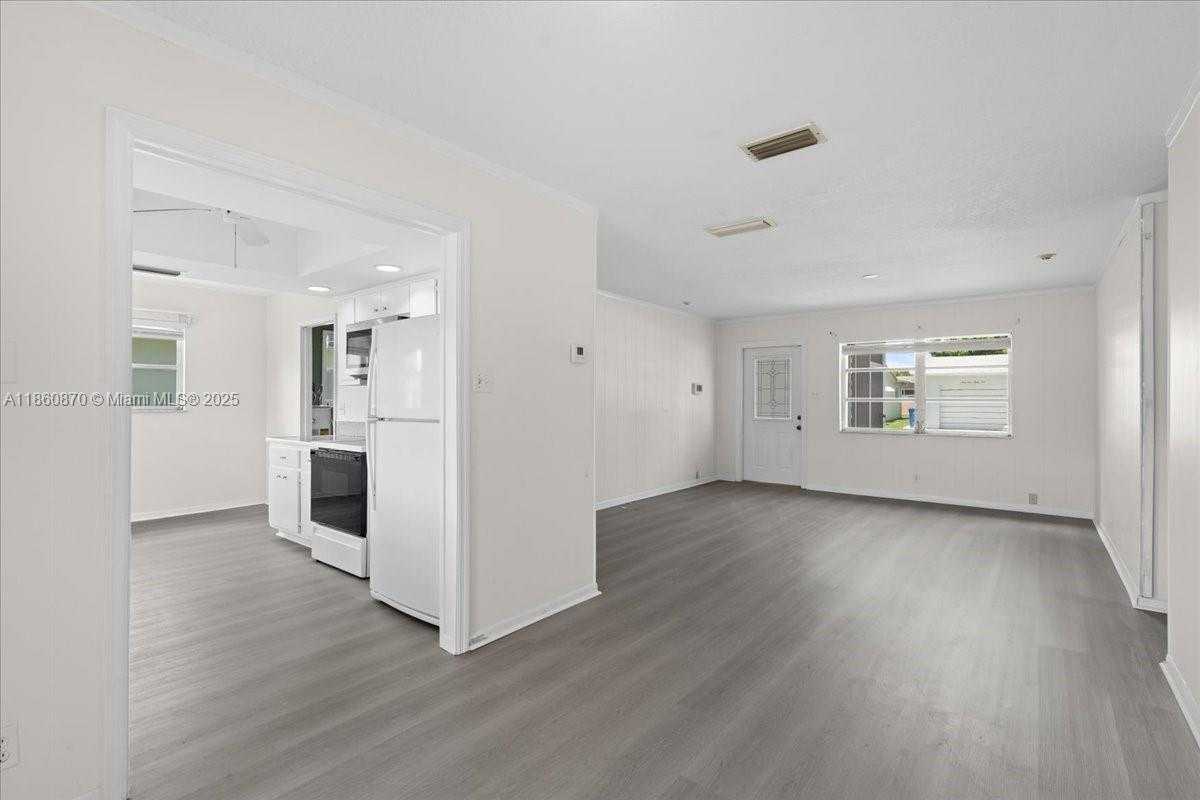 Small Image of 6930 NORTH WEST 11TH CT, Margate Number 19