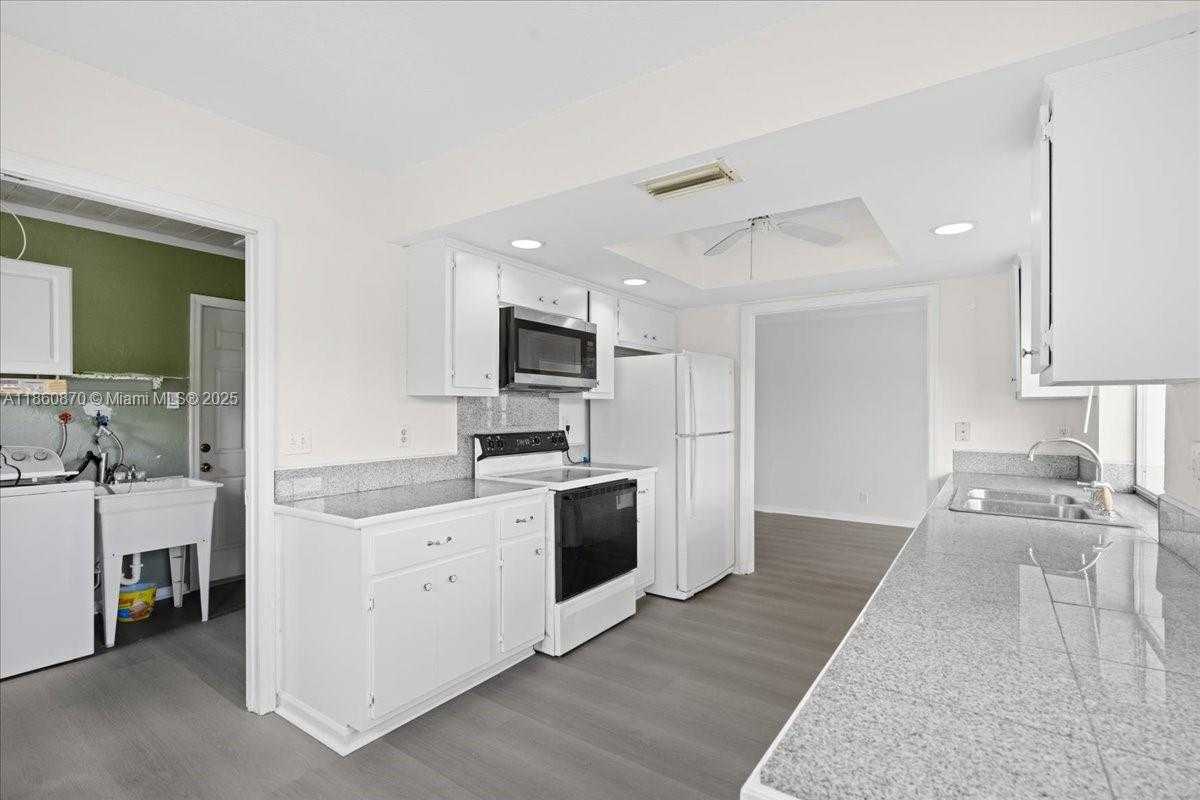 Small Image of 6930 NORTH WEST 11TH CT, Margate Number 25