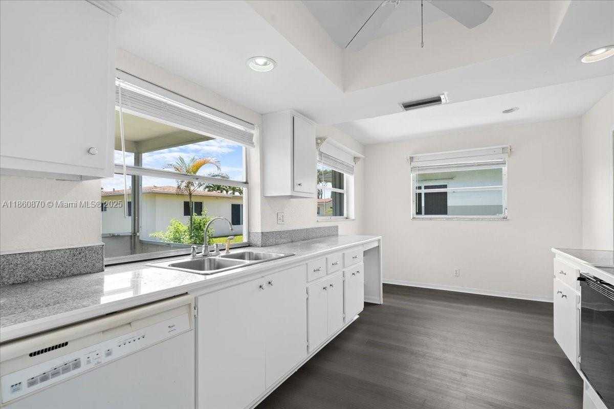 Small Image of 6930 NORTH WEST 11TH CT, Margate Number 29