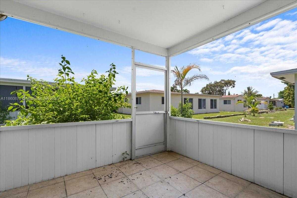 Small Image of 6930 NORTH WEST 11TH CT, Margate Number 7