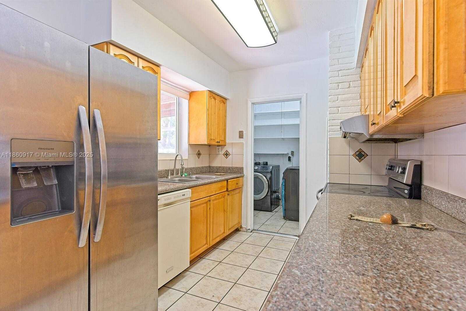 Small Image of 5700 NORTH WEST 111TH TER, Hialeah Number 11