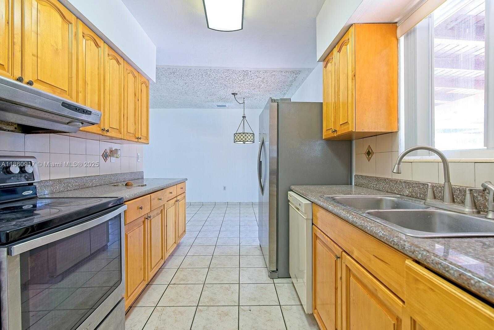 Small Image of 5700 NORTH WEST 111TH TER, Hialeah Number 12