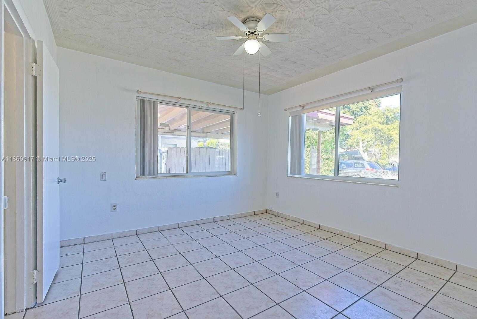 Small Image of 5700 NORTH WEST 111TH TER, Hialeah Number 14