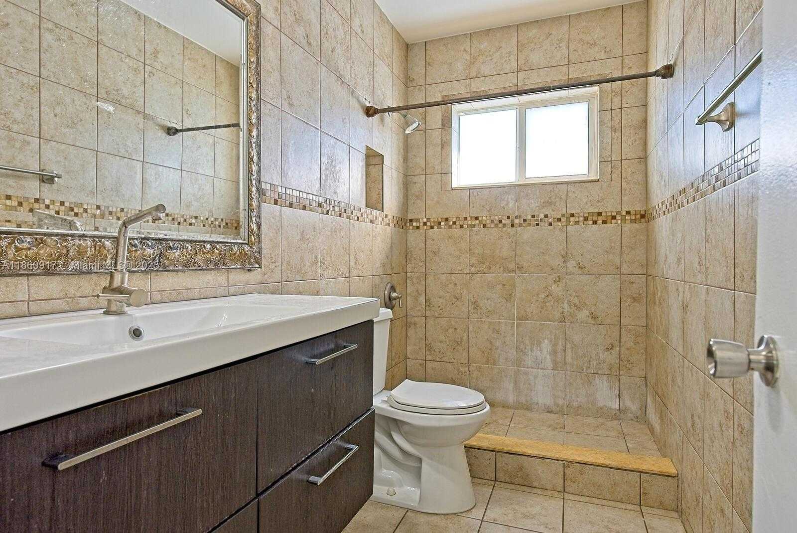 Small Image of 5700 NORTH WEST 111TH TER, Hialeah Number 18