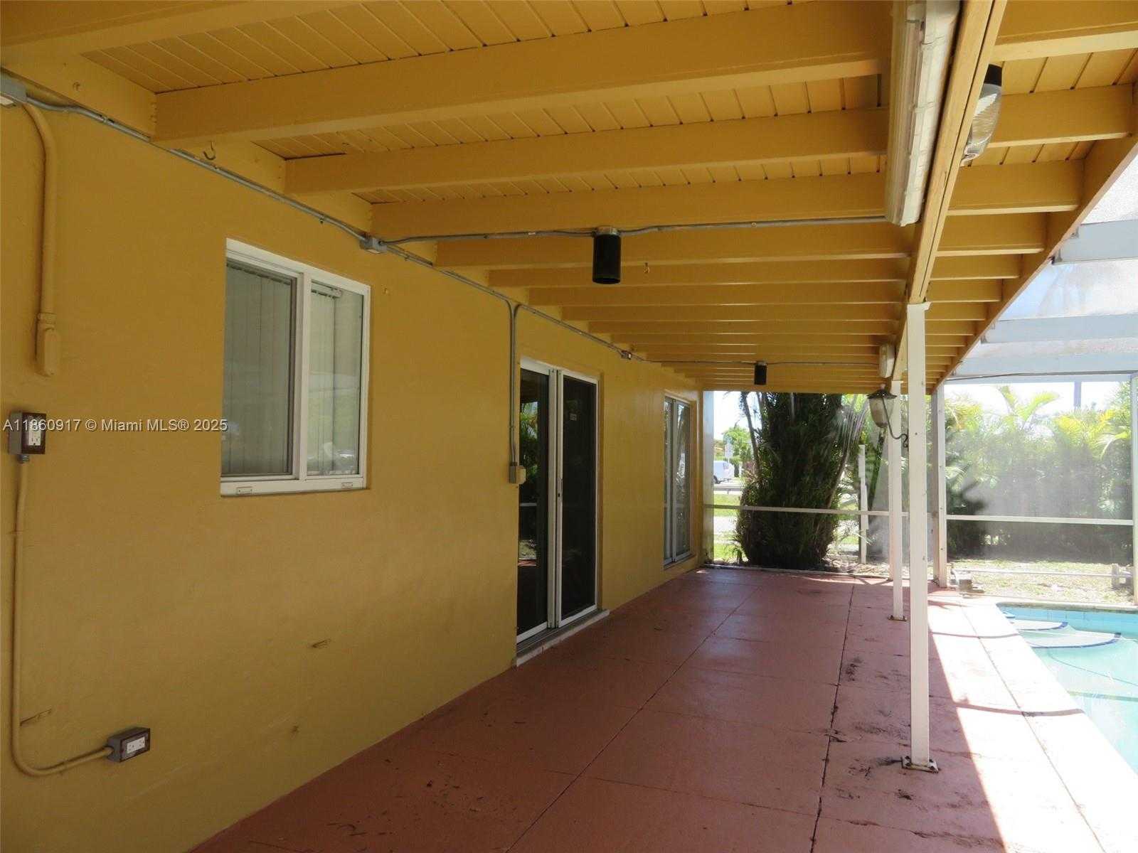 Small Image of 5700 NORTH WEST 111TH TER, Hialeah Number 20