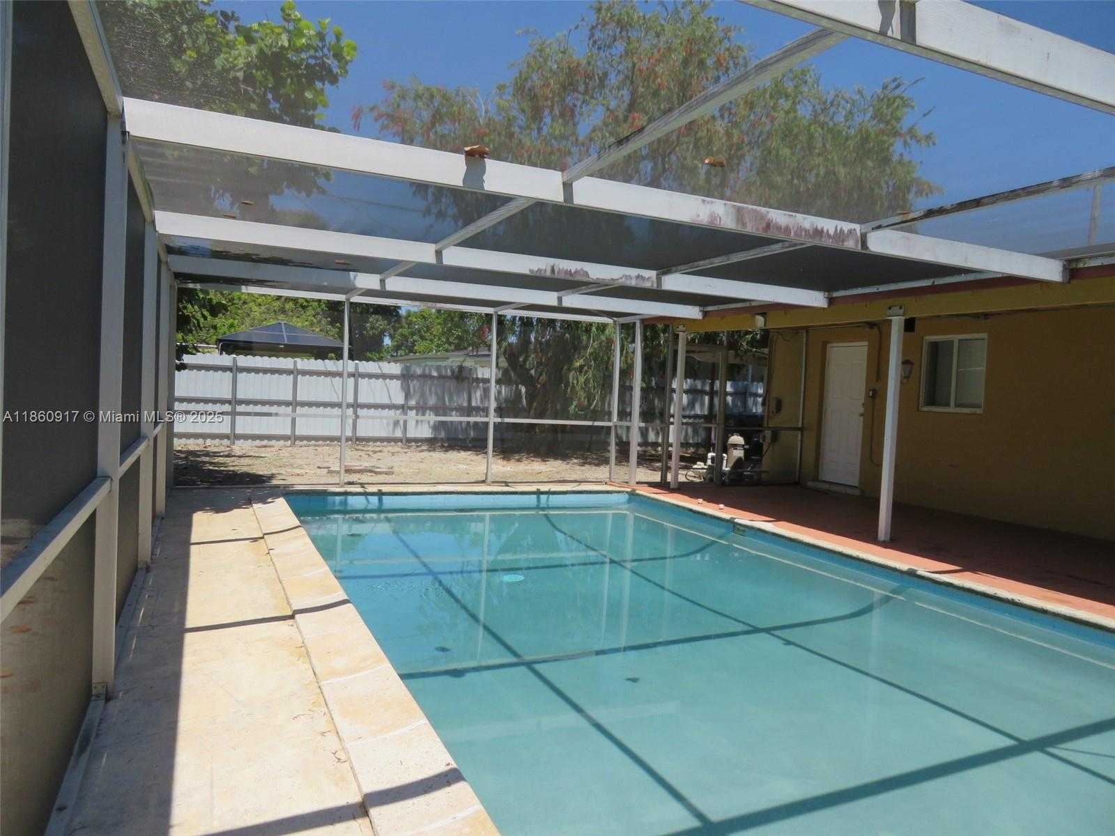 Small Image of 5700 NORTH WEST 111TH TER, Hialeah Number 22