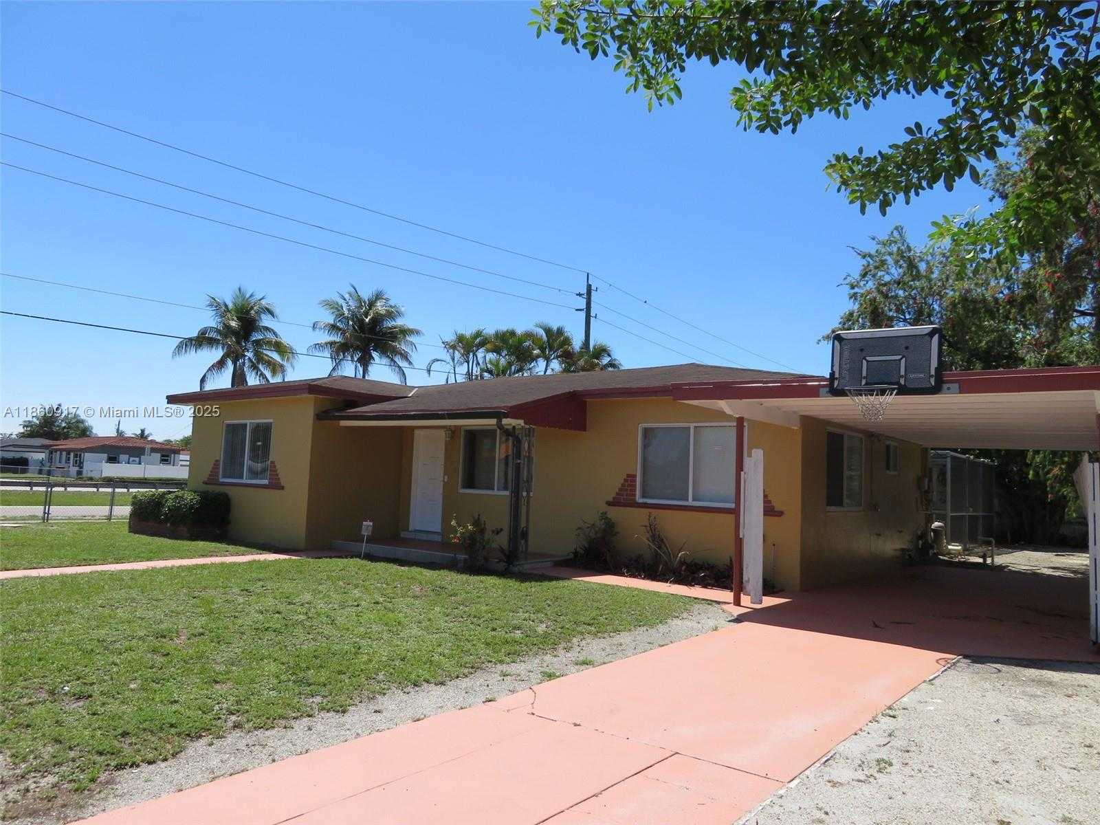 Small Image of 5700 NORTH WEST 111TH TER, Hialeah Number 3