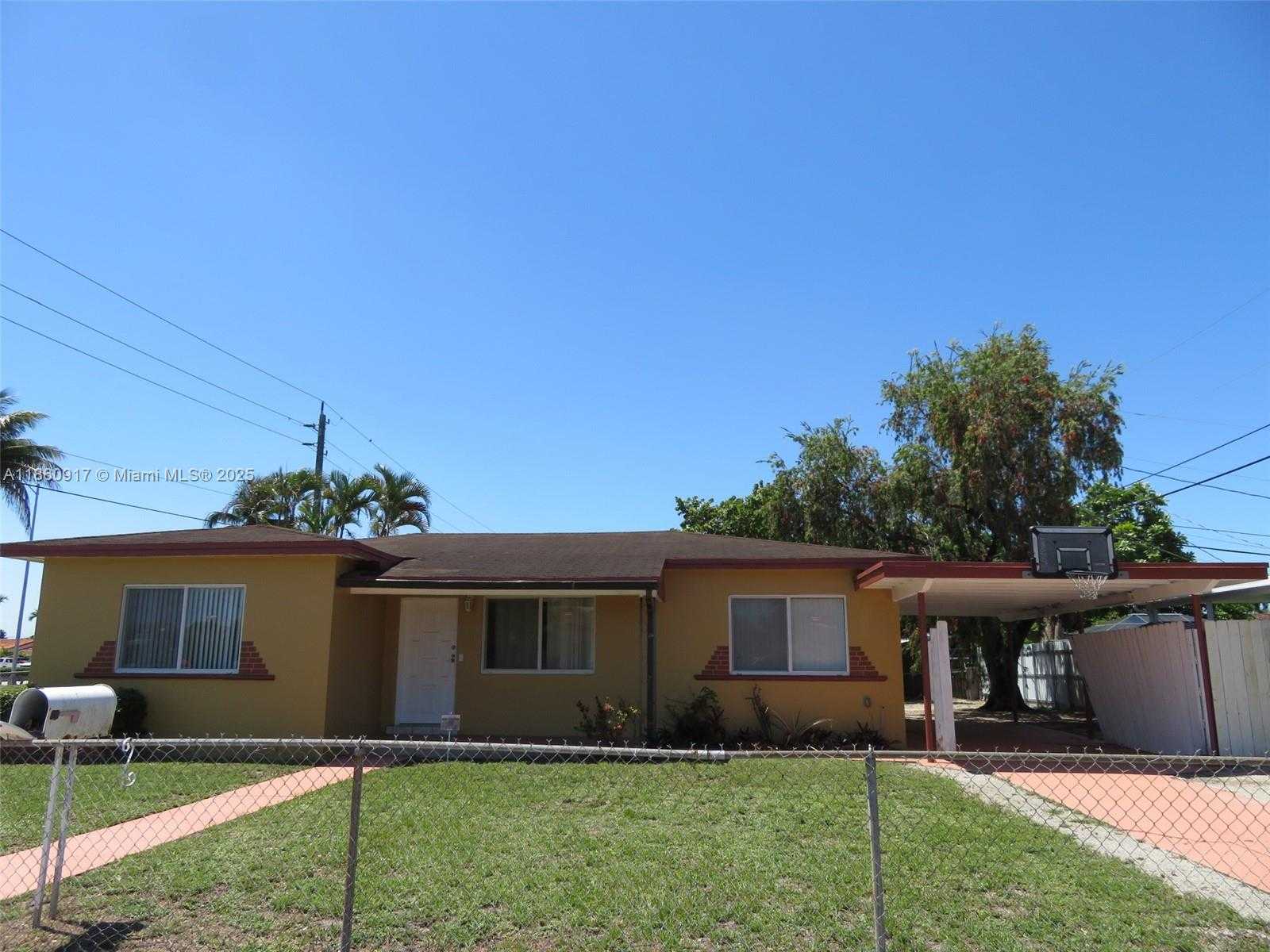 Small Image of 5700 NORTH WEST 111TH TER, Hialeah Number 4