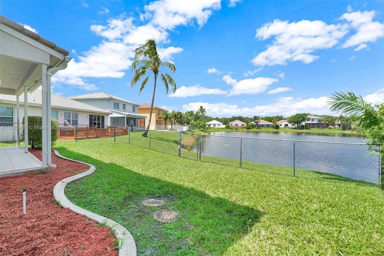 Small Image of 5885 SOUTH WEST 102ND AVE, Cooper City Number 25
