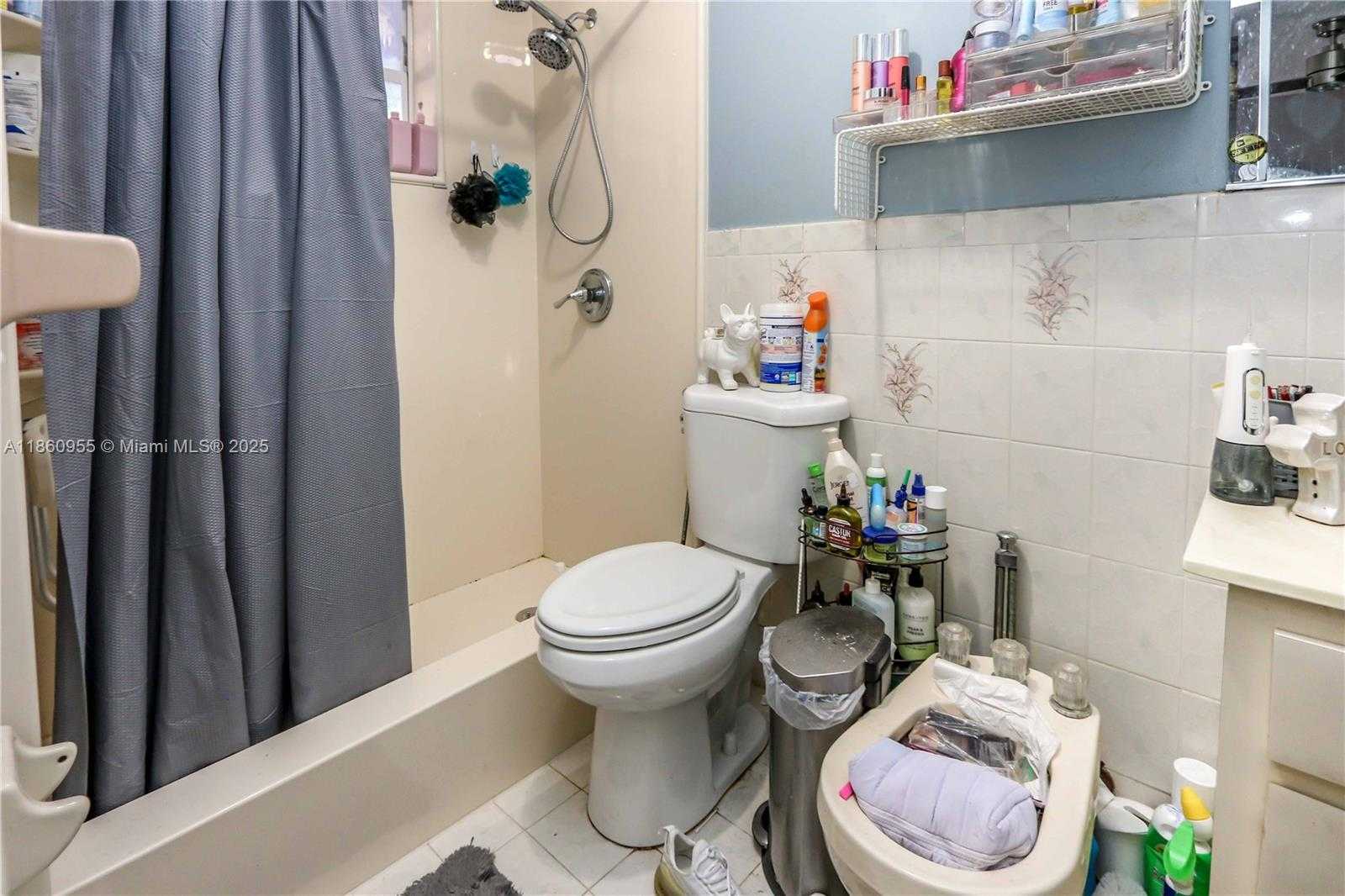 Small Image of 2534 WEST 72ND ST, Hialeah Number 13