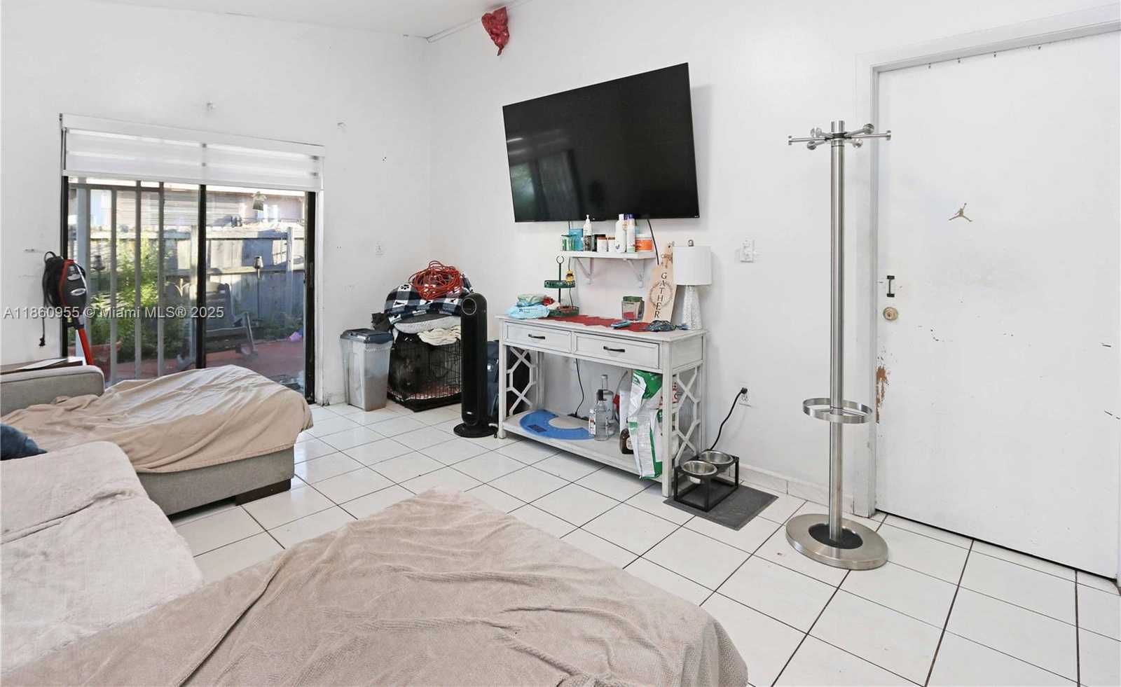 Small Image of 2534 WEST 72ND ST, Hialeah Number 7