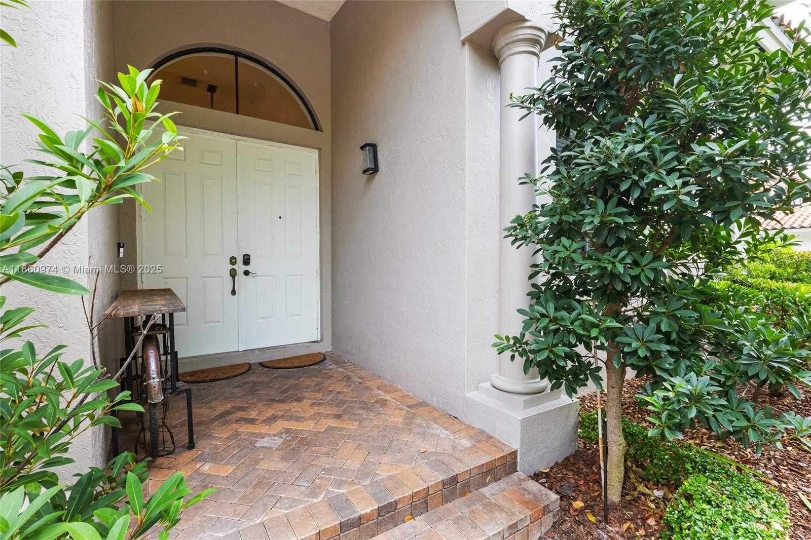 Small Image of 7666 SOUTH WEST 193RD LN, Cutler Bay Number 2