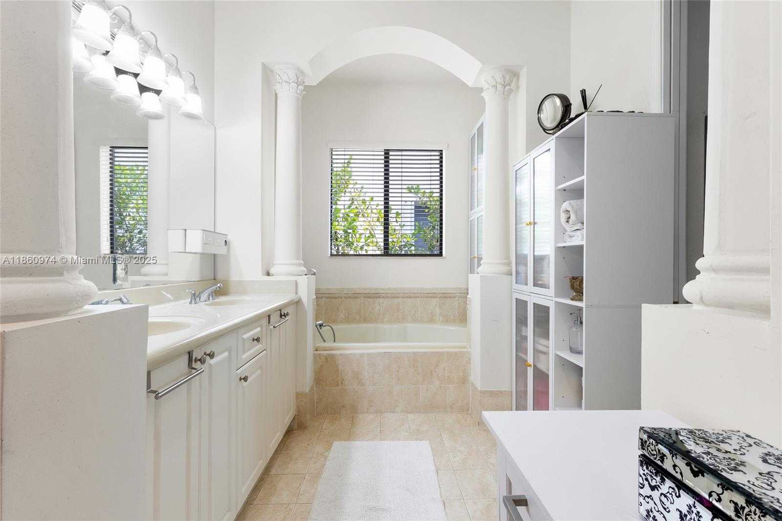 Small Image of 7666 SOUTH WEST 193RD LN, Cutler Bay Number 33