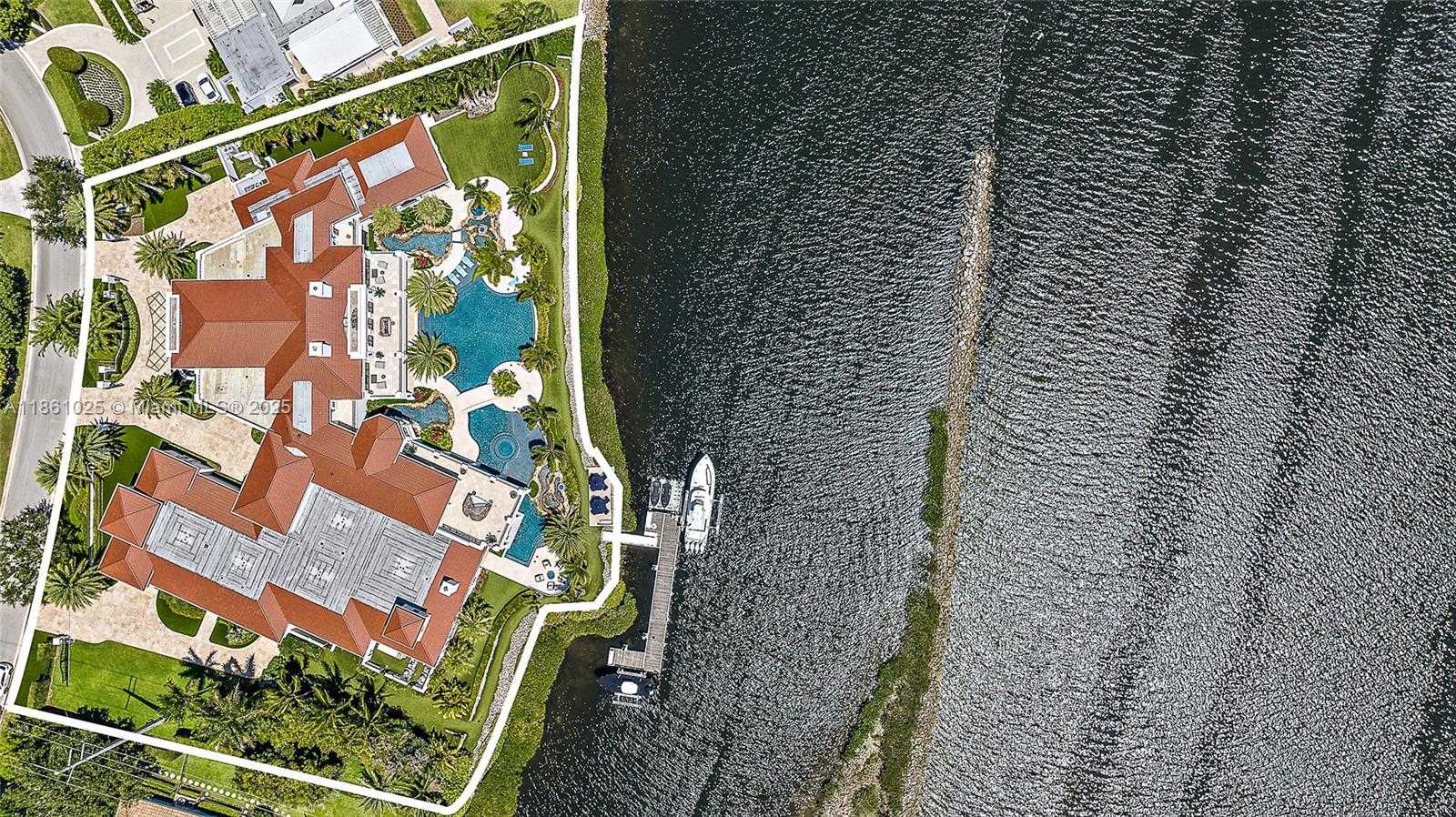 Small Image of 176 SPYGLASS LN, Jupiter Number 3