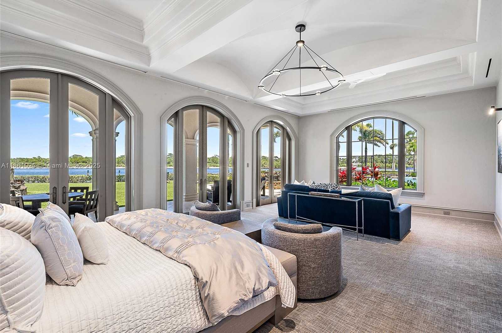 Small Image of 176 SPYGLASS LN, Jupiter Number 34